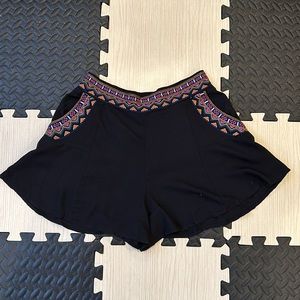 Hollister Sz S Black Embroidered Flowy Boho Shorts Festival Pockets